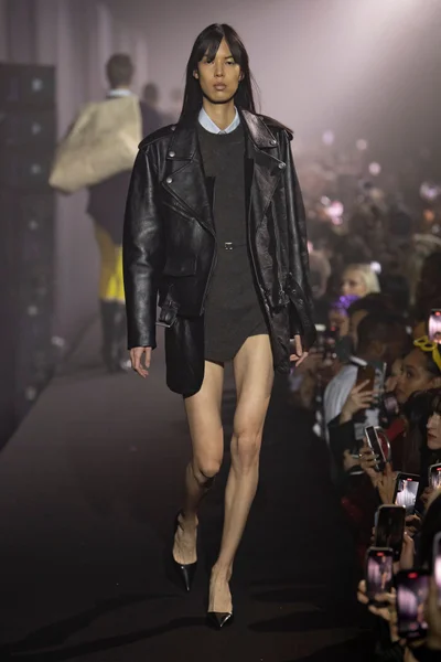 Look 17
